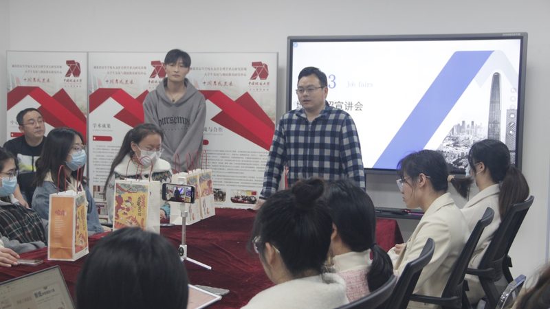 对于报班费用，我们不能仅仅看数字，更要关注性价比。以下是一些衡量性价比的要点：